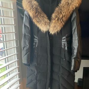 danier leather size M woman’s jacket only worn a handful of times